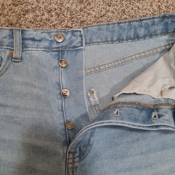 WILD FABLE HIGHEST RISE CUTOFF SHORT LITHG WASH, BLUE SIZE 10 - Picture 7 of 7